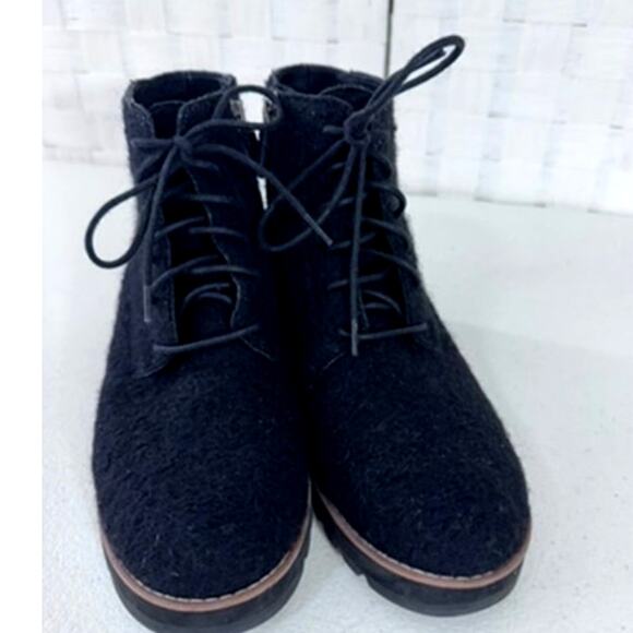 "Eileen Fisher" Black, Crew, Felted , Lace Up, Bootie, Size 7,Wedge Heel, Winter - Picture 2 of 10